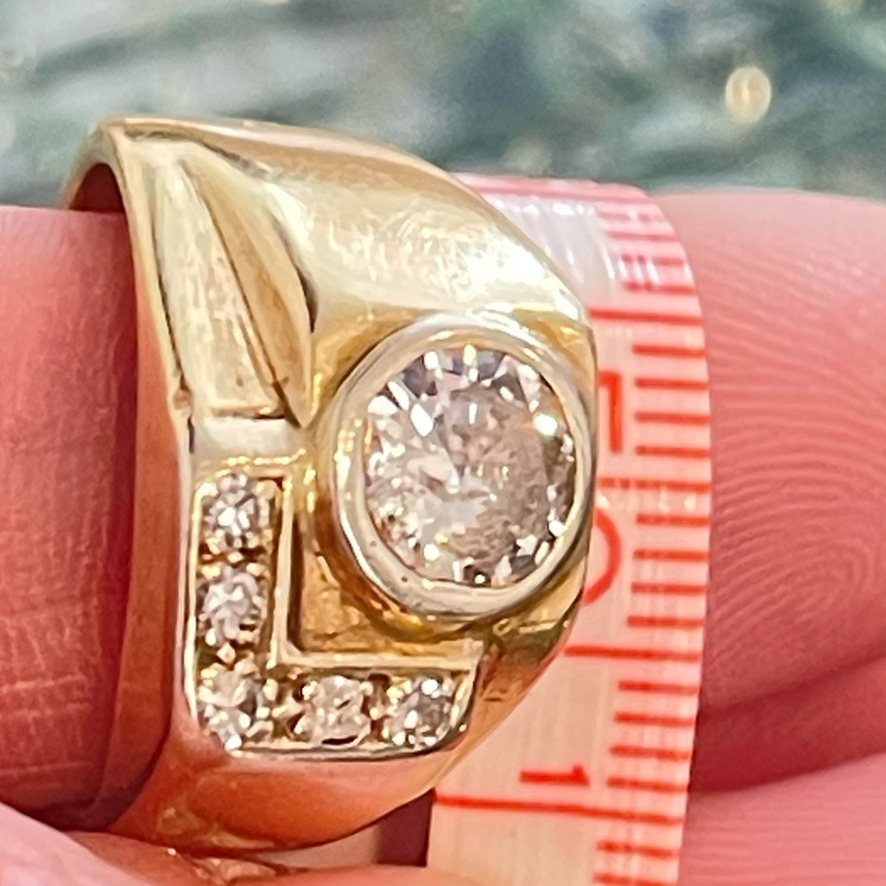 Natural diamonds ring, unisex, 14k gold/weight in my scale 10.6